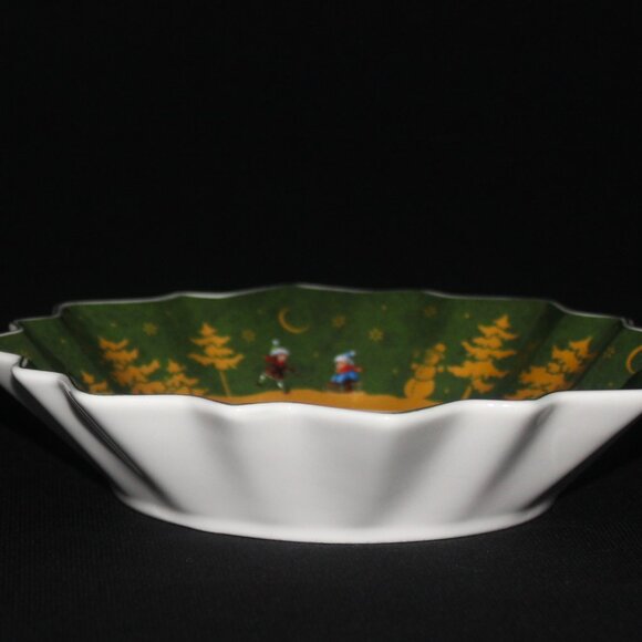 Villeroy & Boch Toy's Fantasy Bowl | Sleigh Ride | Porcelain Serving Bowls - Picture 5 of 11